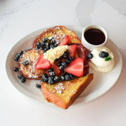 Why Lemont Locals Choose Chicago Waffles for Brunch