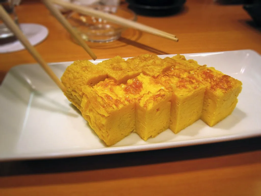 Tamagoyaki_by_naotakem_in_Tokyo
